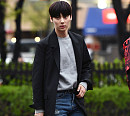 [BZ포토] 워너원 황민현, 봄비랑 잘 어울리는 분위기 미남