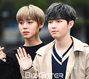[BZ포토] 박지훈-김재환, '매력 대결 중~'