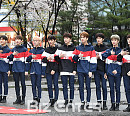 [BZ포토] 더보이즈, 팀복 맞춰입고 힘찬 단체인사