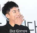[BZ포토] 이승기, '잘생겼어요~' 칭찬에 숨길 수 없는 표정