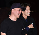 [BZ포토] 이준기, '감독님 무대로 연행 중~'