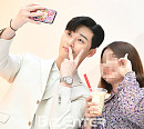 [BZ포토] 박서준, 심쿵 달달 셀카 '부러우면 지는거야'