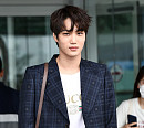 [BZ포토] 엑소 카이, 공항을 런웨이로 만드는 '눈부신 비주얼'