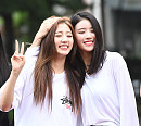 [BZ포토] 러블리즈 정예인-이미주, 자매처럼 닮은 미소