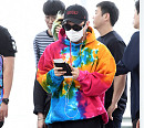 [BZ포토] 아이콘 김동혁, 알록달록 공항패션