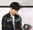 [BZ포토] 뉴이스트W JR, '고민 고민하지마~'
