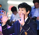 [BZ포토] 강동원, 팬들의 성원에 감사 인사