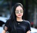 [BZ포토] 에이핑크 손나은, 한여름 출근길 '선글라스 필수'