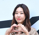 [BZ포토] 한혜진, '손하트도 자연스러운 사랑꾼'