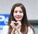 [BZ포토] 권은비, 얼굴만큼 예쁜 손하트