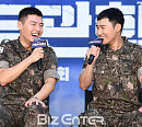[BZ포토] '동갑내기' 강하늘-성규, 뮤지컬로 돈독해진 군대 선후임