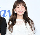 [BZ포토] 레드벨벳 웬디, 미소처럼 반짝이는 백옥피부