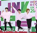 [BZ포토] 아스트로, '비투비 뒤잇는 포즈왕'
