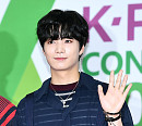 [BZ포토] 뉴이스트W JR, '멜빵 입고 귀여움 UP'