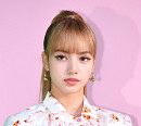 [BZ포토] 블랙핑크 리사, 작은 얼굴에 꽉 찬 눈망울