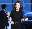 [BZ포토] 윤여정, '부일영화상' 제가 빠질 수 없죠
