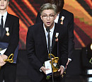 [BZ포토] 방탄소년단 RM, '오늘 소감은 멤버들에게~'