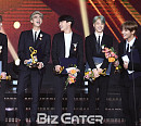 [BZ포토] 방탄소년단, '화기애애 미소꽃 피었네'