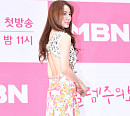 [BZ포토] 윤은혜, 뻥 뚫린 뒤태가 포인트