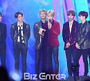 [BZ포토] 방탄소년단, '2018 MGA'서 5관왕 영예