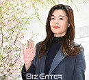 [BZ포토] 전지현, 아름다운 손인사