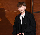 [BZ포토] 워너원 황민현, 무릎까지 미남