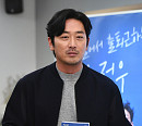[BZ포토] 하정우, '제 책이 나왔습니다'