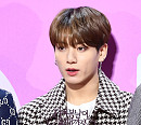 [BZ포토] 방탄소년단 정국, '장갑 사이로 손하트 빼꼼'