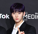 [BZ포토] 워너원 황민현, 시선 집중시키는 비주얼