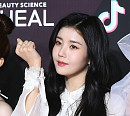 [BZ포토] 아이즈원 권은비, '새침하게'