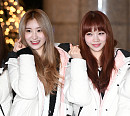 [BZ포토] 아이즈원 이채연-김채원, 하트도 예쁜 사랑둥이