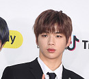 [BZ포토] 워너원 강다니엘, 촉촉한 입술