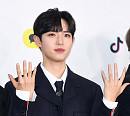 [BZ포토] 워너원 김재환, ver.하정우 '내 마음속에 저장~'