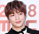 [BZ포토] 워너원 강다니엘, 심쿵주의 꽃미소