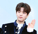 [BZ포토] 스트레이키즈 승민, 수줍은 손짓