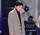 [BZ포토] 조정석, '팬들 환호에 깜짝 놀라'