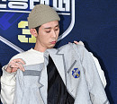 [BZ포토] 코드 쿤스트, '이 옷 마음에 드는데'
