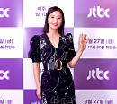 [비즈 포토]김희애, 환한 미소와 아름다운 손인사