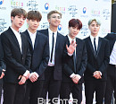 [비즈 스톡] 디피씨ㆍ넷마블↑ 초록뱀ㆍ키이스트↓ '방탄소년단 관련주', '다이너마이트' 발표 소식에도 다른 표정