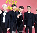 [비즈 스톡] '방탄소년단 관련주' 디피씨·넷마블·초록뱀, 주가 상승…빌보드 1위 BTS 파워