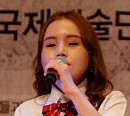'사랑의 가족' 시각장애인 가수 현선 씨ㆍ취약계층 위해 무료로 집수리하는 충환씨