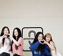 woo!ah!(우아!), 브레이브걸스와 'Purple' 챌린지 "좋은 기운 받았다"