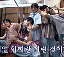 '밤탈출' JUST B(저스트비), 서로 옷 골라주기로 보여준 팀워크+비글美