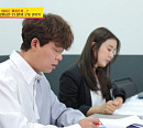 토니안, 나이 동갑 박은혜와 웹드라마 '다시 플라이' 대본 리딩 참석…로봇 연기에 배역 교체 위기