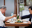 김동건 아나운서 나이 한살 동생 최불암과 서울 이북식 찜닭ㆍ평양만두 단골 노포 방문(한국인의 밥상)