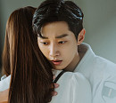 ‘경찰수업’ 진영ㆍ정수정, 유도장 위 포옹…심쿵 로맨스 시작?