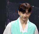 '코미디빅리그' 민찬기, 콩트 몰입 방해하는 '美친 비주얼' "풍성한 한가위되시길"