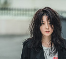 ‘구경이’ 이영애, 폭탄 머리+꼬질꼬질 차림 '파격 비주얼'