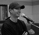 손호영, 15주년 단독 콘서트 합주 사진 속 여유로운 미소