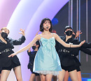 조유리, 온라인 팬 쇼케이스 성료→음원 상위권 안착 '기대 UP'